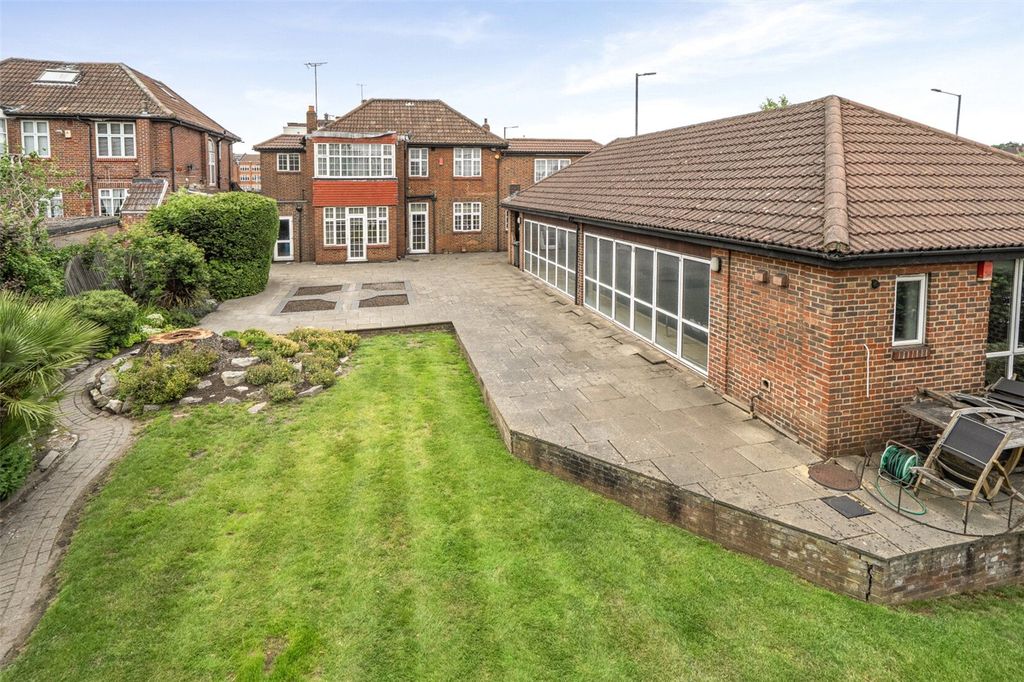 Property photo 1 of 30 Picture No. 03