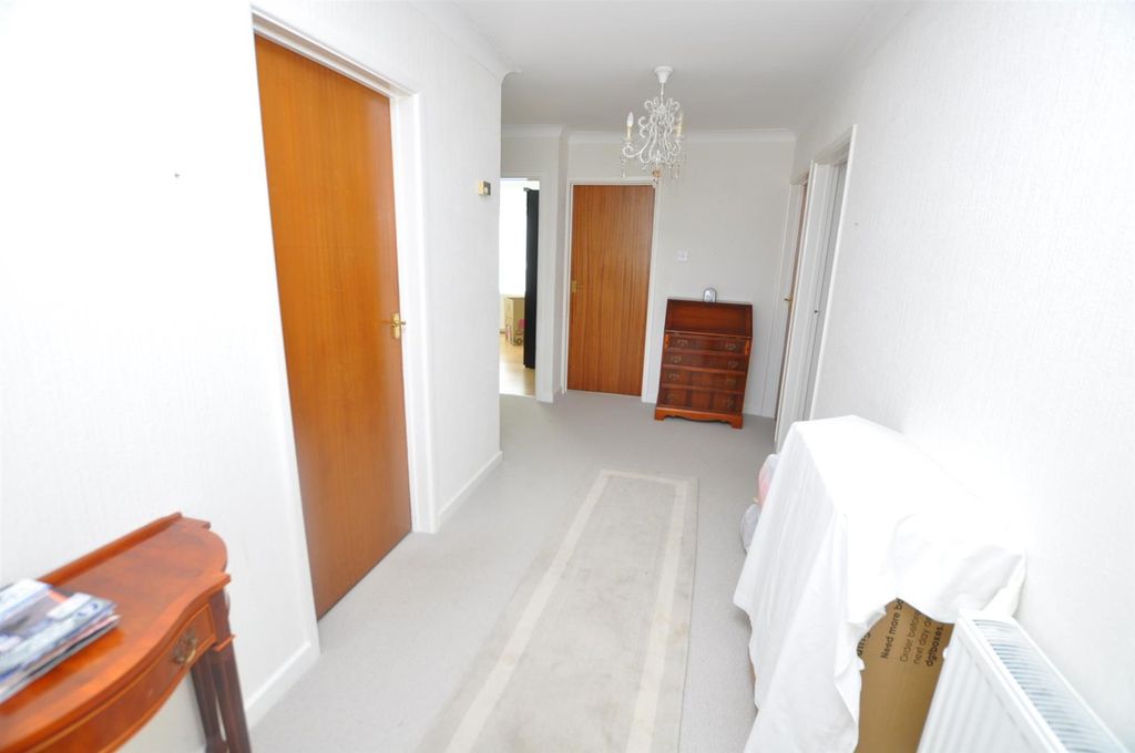 Property photo 1 of 17 Entrance Porch &amp; Hallway