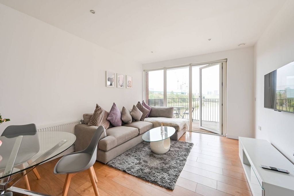 Property photo 2 of 18