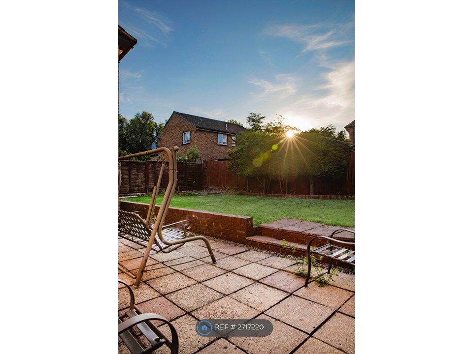 Property photo 2 of 34