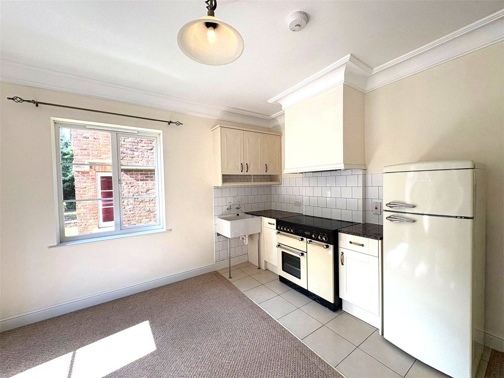 Property photo 3 of 7 Picture No. 10
