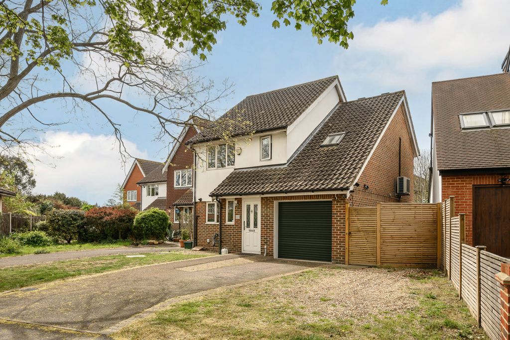 Property photo 1 of 32 Picture No. 05