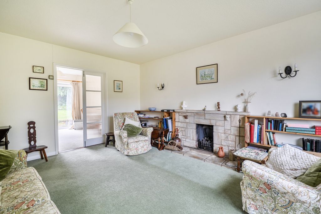 Property photo 3 of 21 Sitting Room