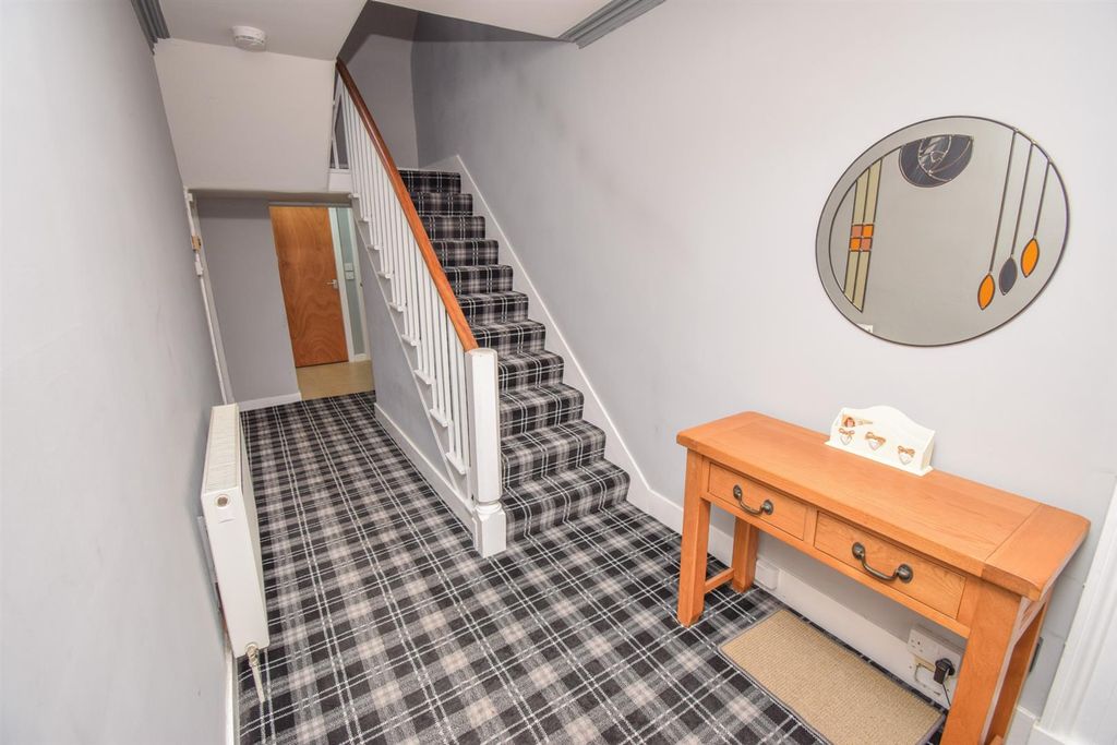 Property photo 2 of 25 Entrance Hall-2.Jpg