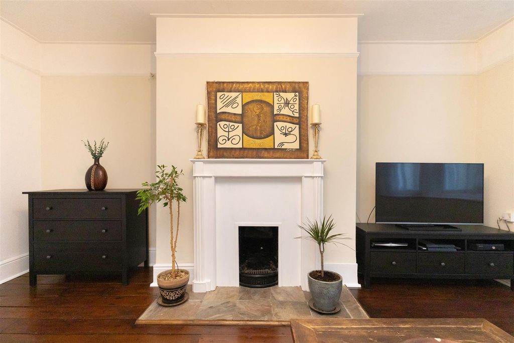 Property photo 3 of 16 Living Room