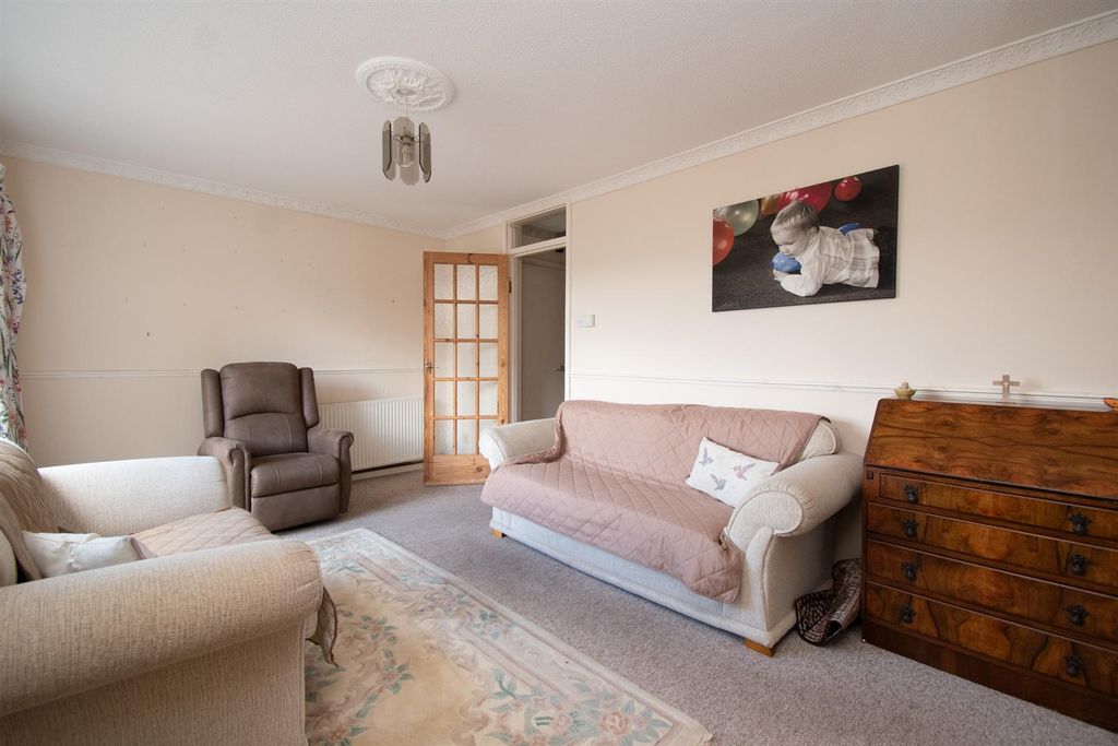 Property photo 3 of 14 Living Room