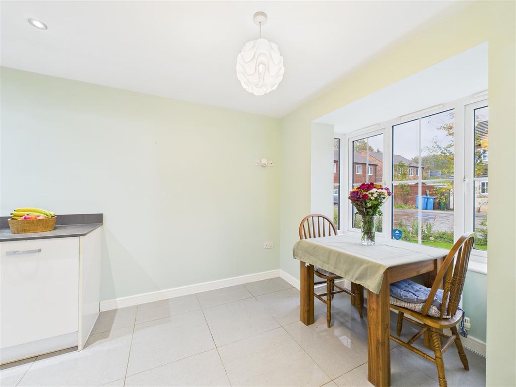 Property photo 3 of 15 Cam03303G0-Pr0248-Still022.Jpg