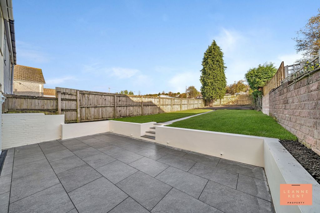 Property photo 3 of 34