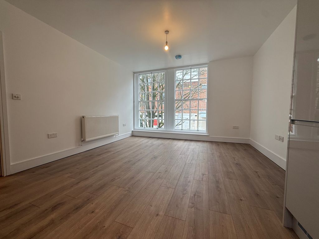 Property photo 3 of 5 Living Room