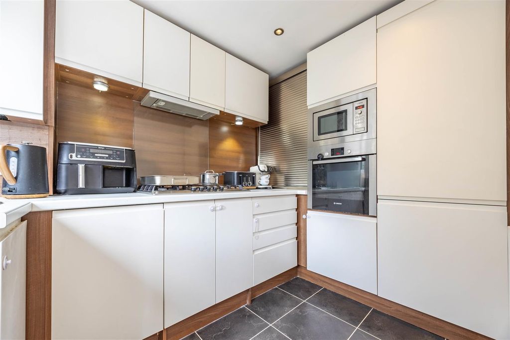 Property photo 2 of 16 Kitchen