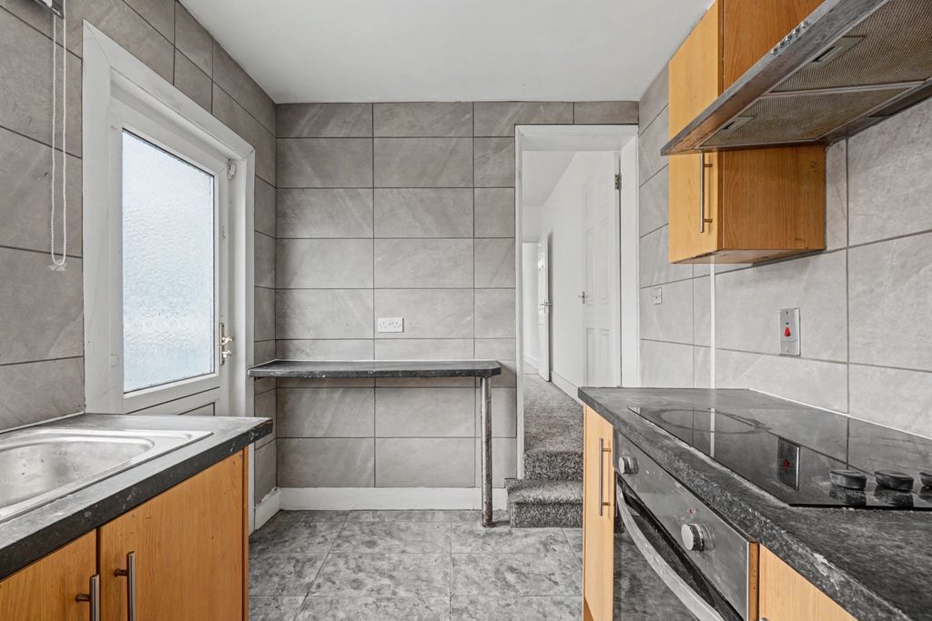 Property photo 3 of 10 Photo 4