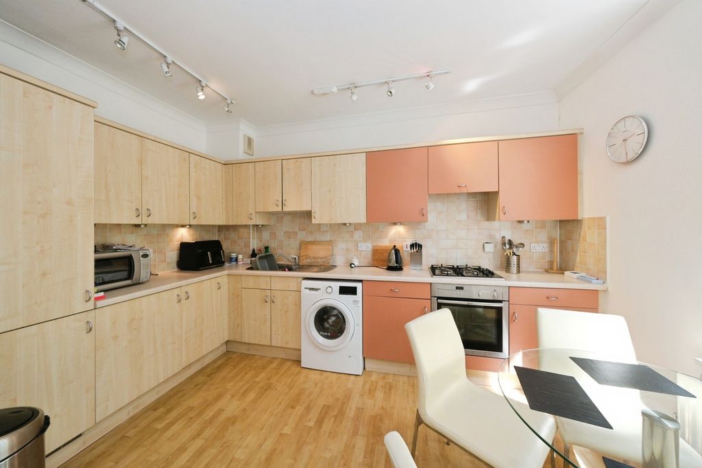 Property photo 3 of 11 Pbox-Img.Jpg