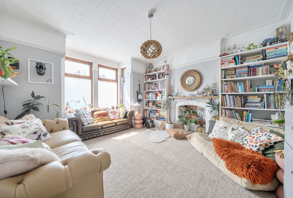 Property photo 3 of 23 1448636-10-69E78c...