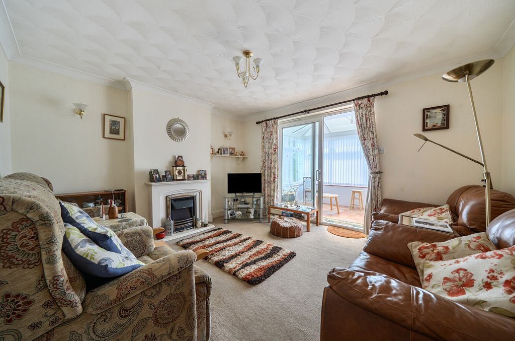 Property photo 2 of 11 1467773-6-6A186E9...