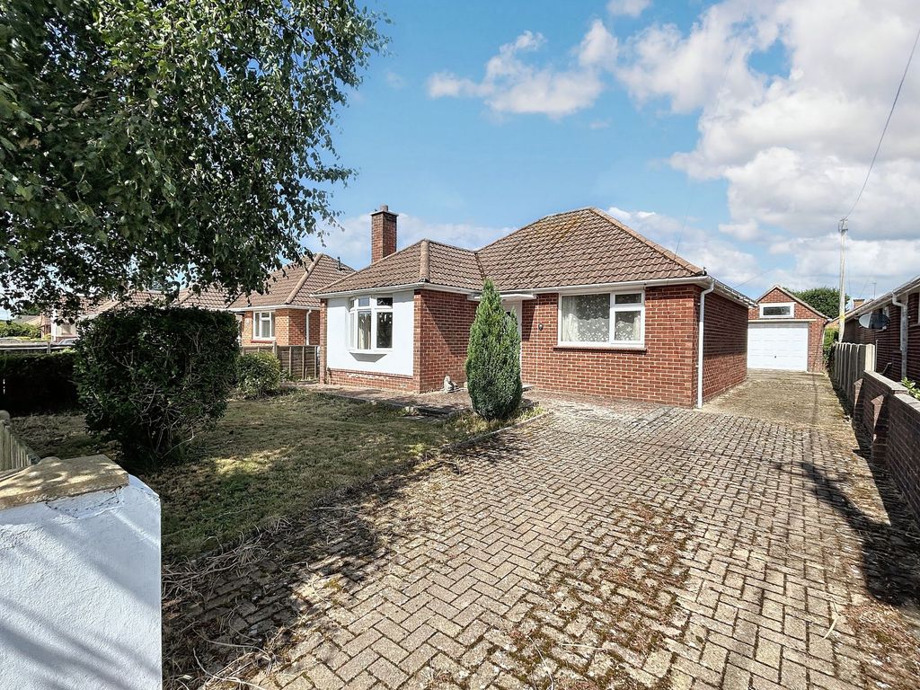 Property photo 1 of 12