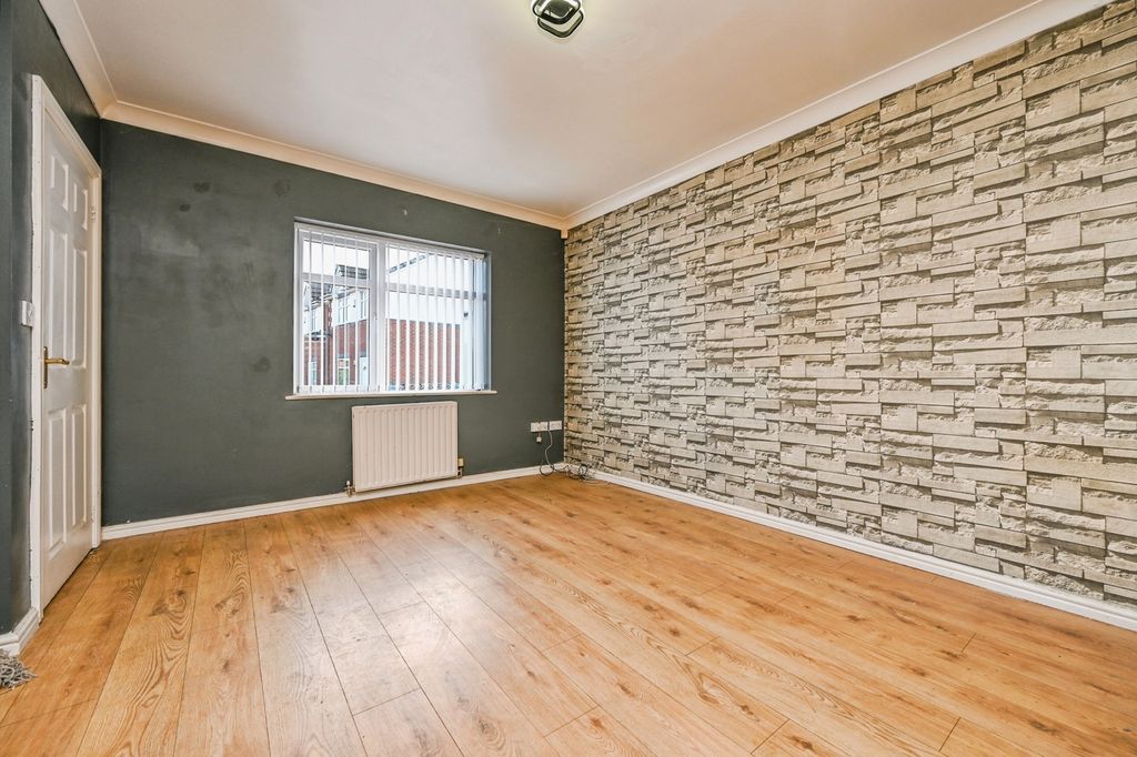 Property photo 2 of 13 Pbox-Img.Jpg