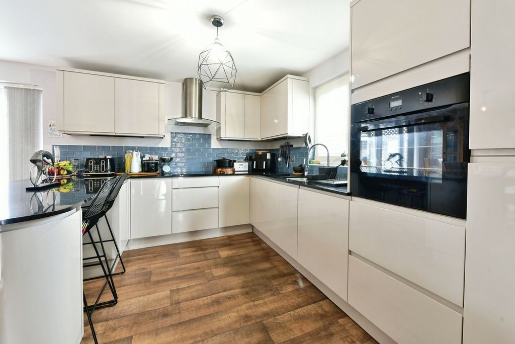 Property photo 2 of 19 Pbox-Img.Jpg