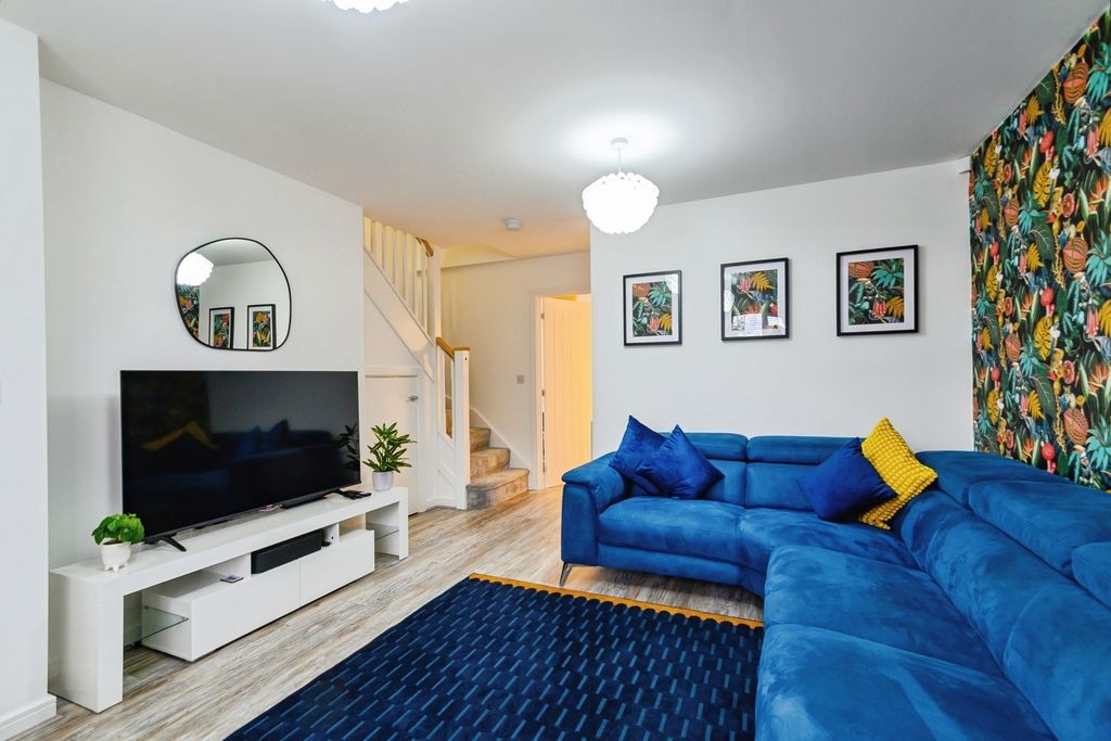 Property photo 2 of 20 Living Room