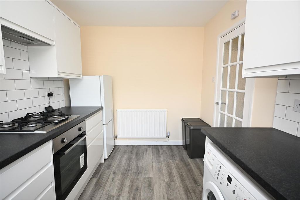 Property photo 3 of 13 Kitchen