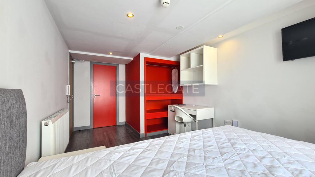 Property photo 1 of 18 Room 17, The Works At Standard House (5)