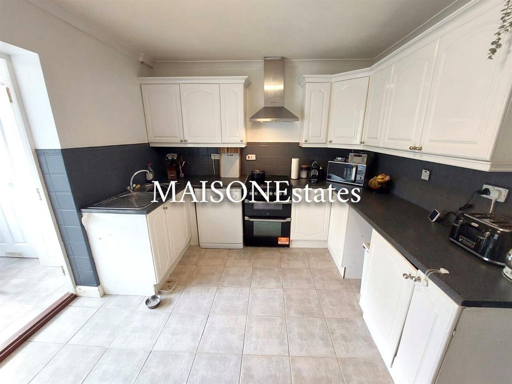 Property photo 3 of 10 Maison Estates - Sir Henry Parkes Rd (4) (1).Jpg