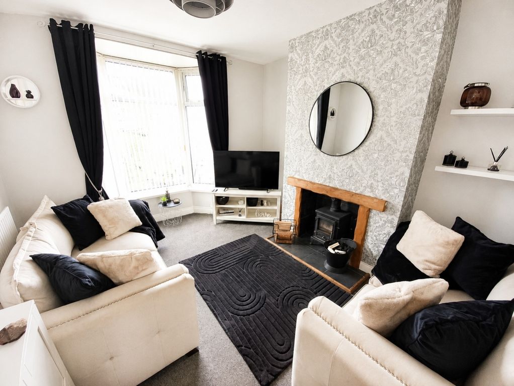 Property photo 2 of 14 Lounge