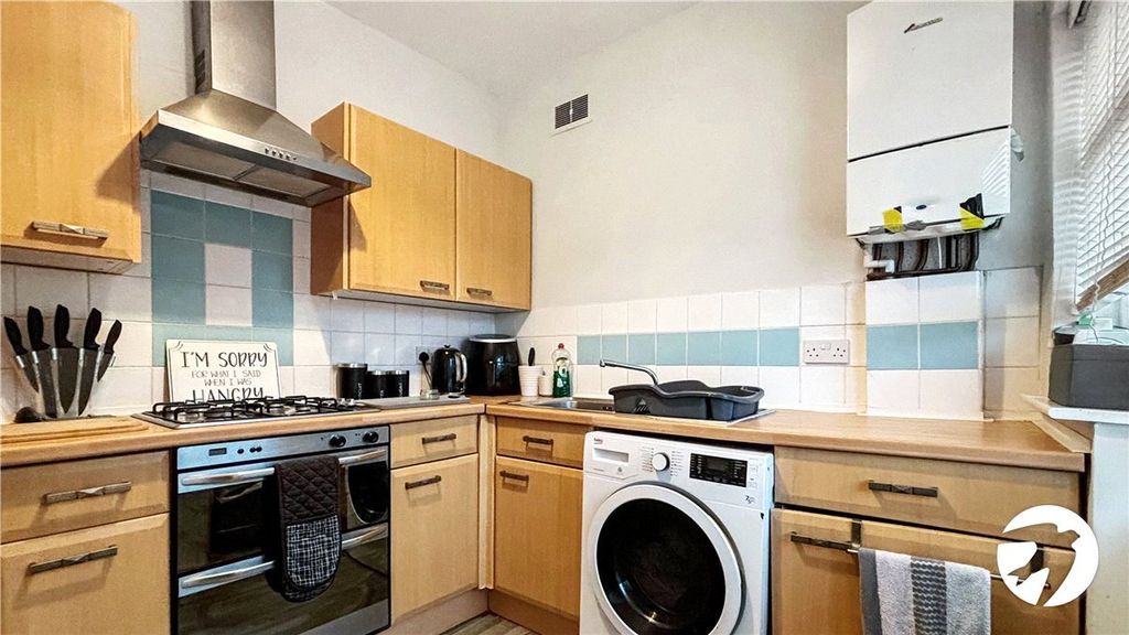 Property photo 3 of 11 Picture No. 21