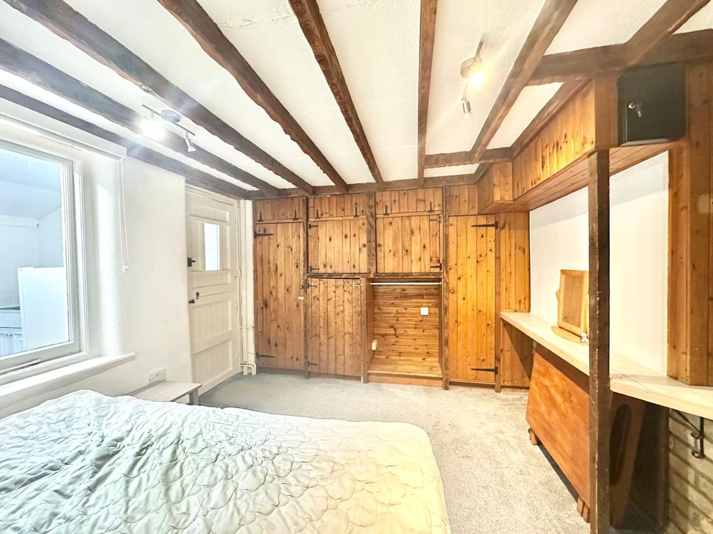 Property photo 2 of 13 Picture No. 11