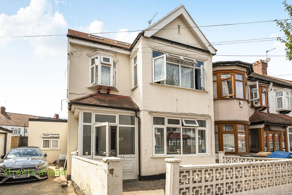 Property photo 1 of 21 Eb5cd9A5-50c8-46A...