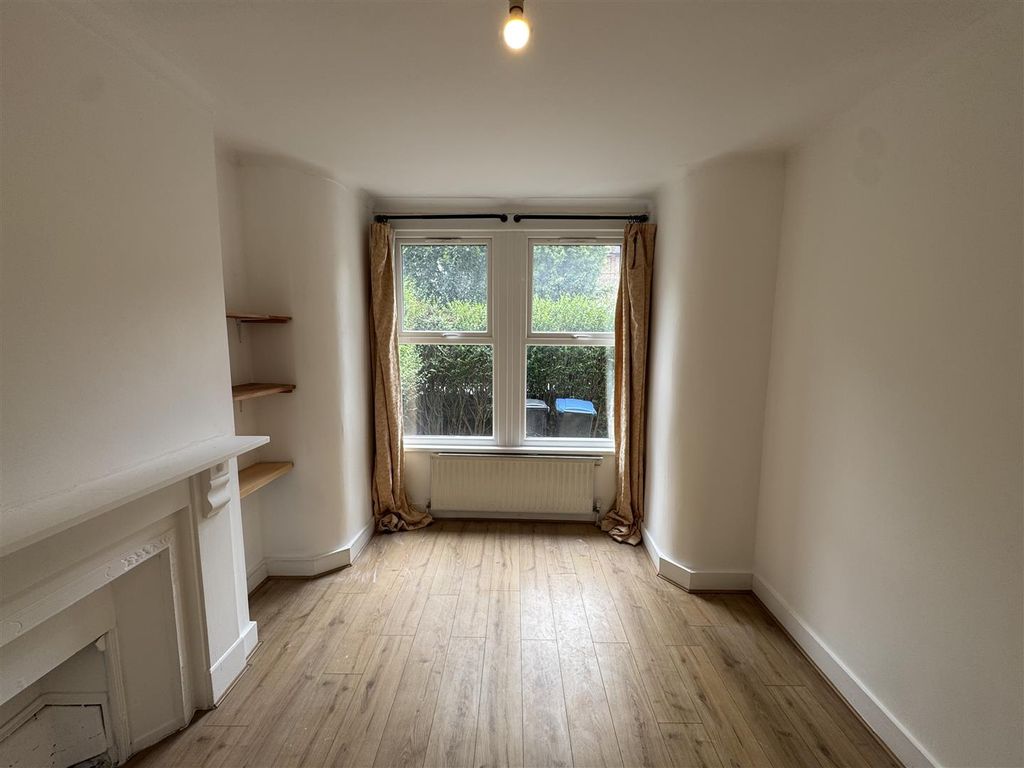 Property photo 3 of 24