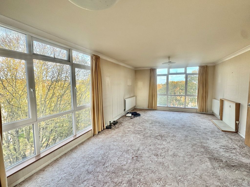 Property photo 2 of 8 Living Room