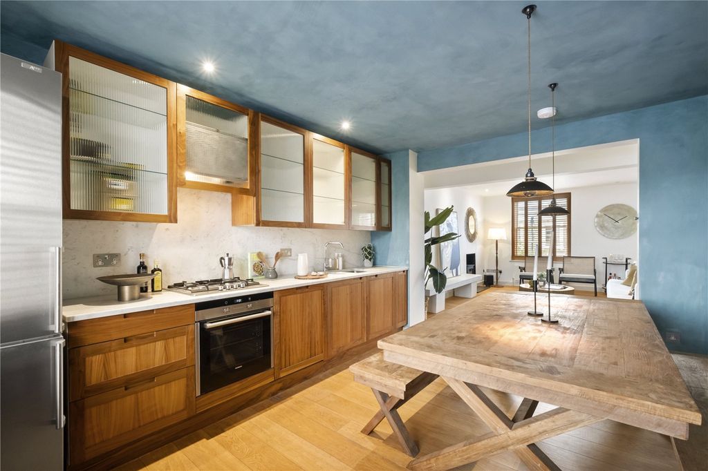 Property photo 3 of 20 Kitchen