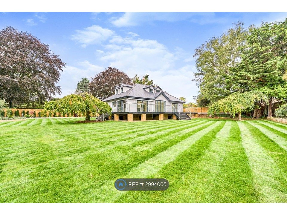 Property photo 3 of 33 Gardens