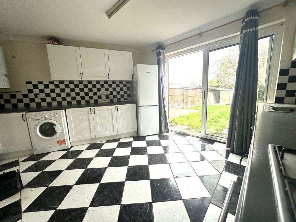 Property photo 3 of 12 Img_3666