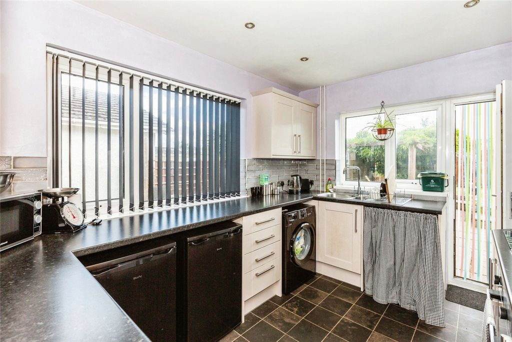 Property photo 2 of 16 Picture No. 01