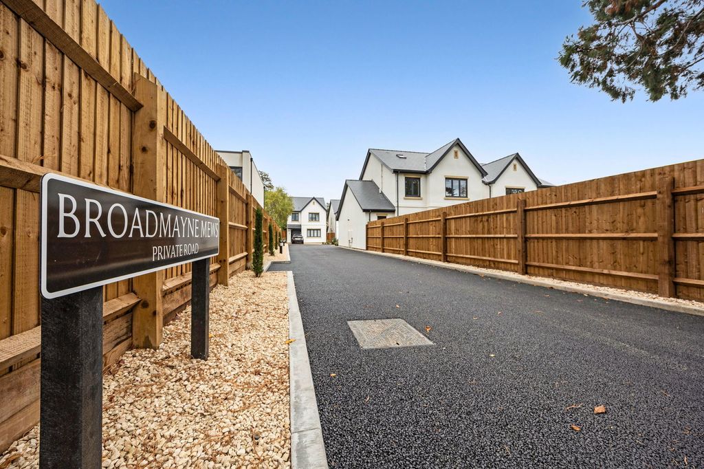 Property photo 1 of 34