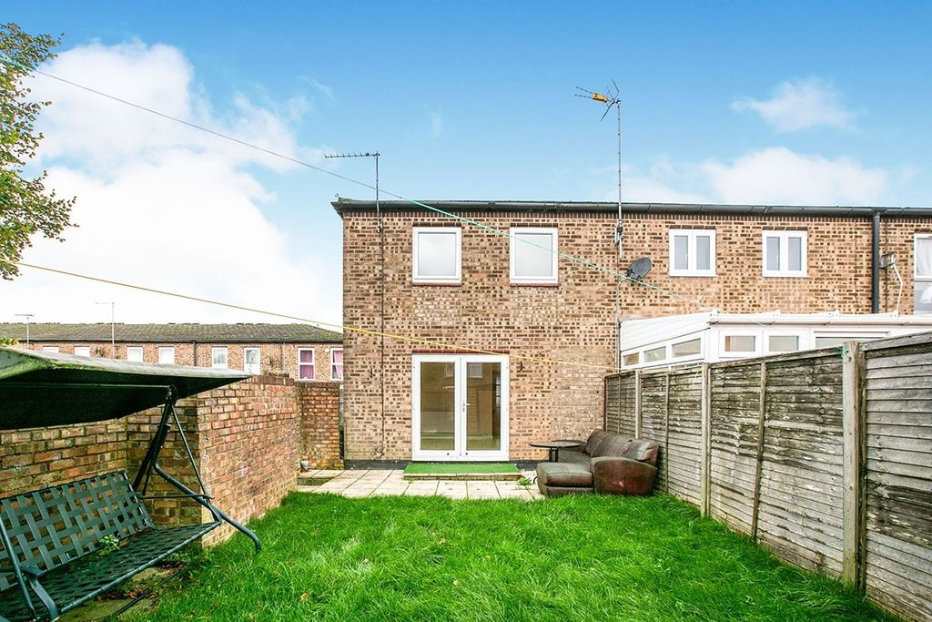 Property photo 2 of 11 Description