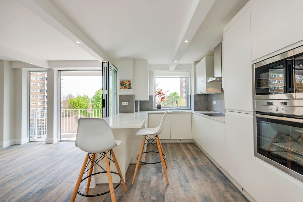 Property photo 2 of 18 Front