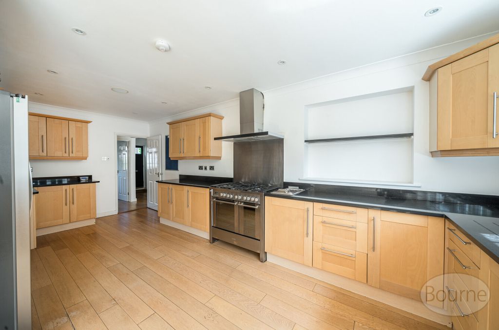 Property photo 3 of 18 B5Fe104A-Cf69-45E...