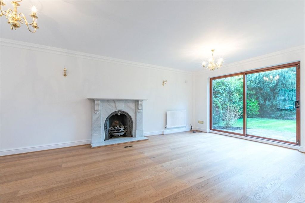 Property photo 3 of 11