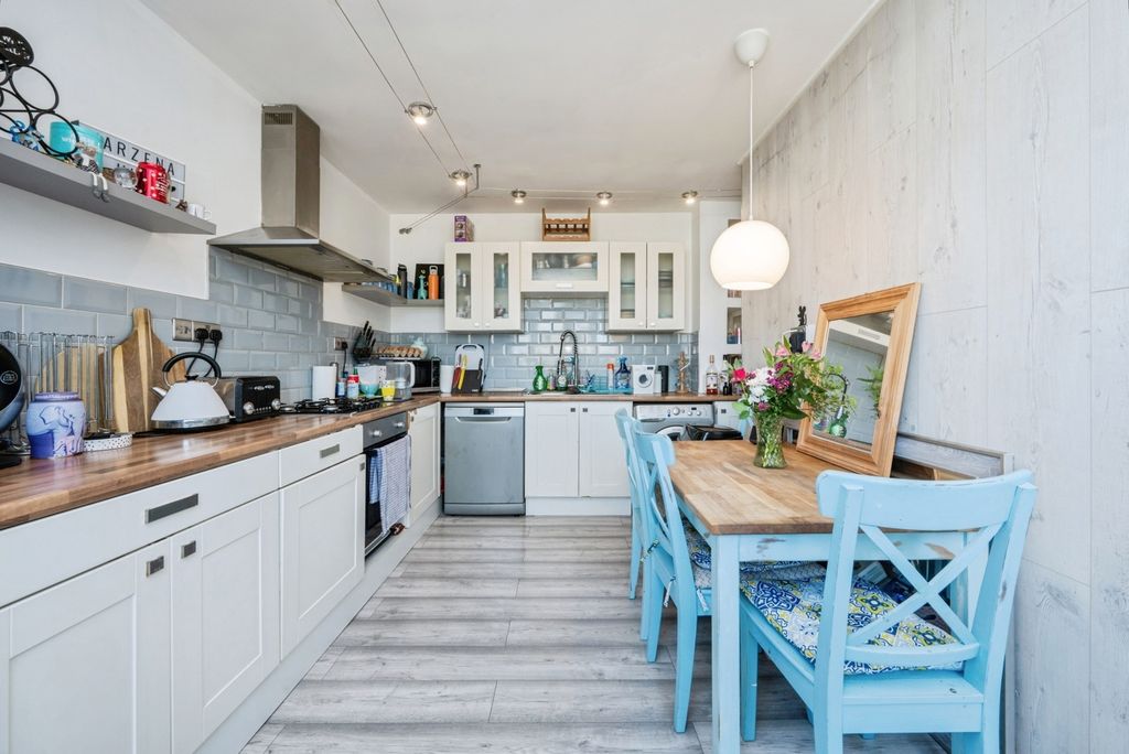 Property photo 1 of 19 Pbox-Img.Jpg