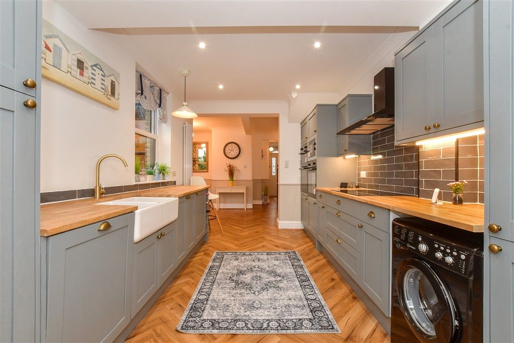 Property photo 2 of 17 Kitchen