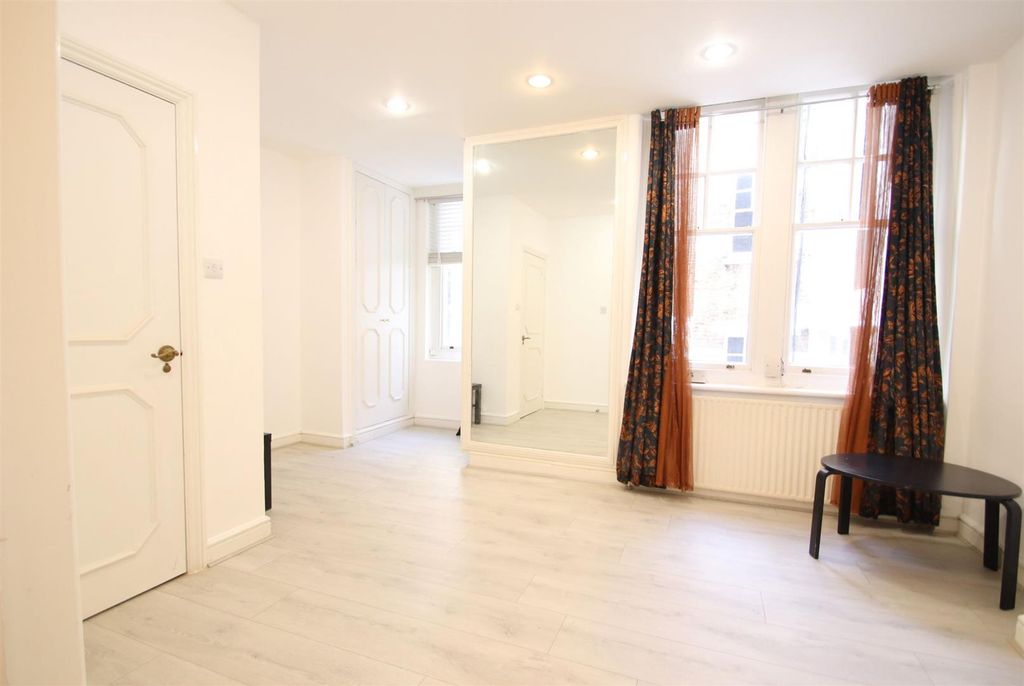 Property photo 1 of 4