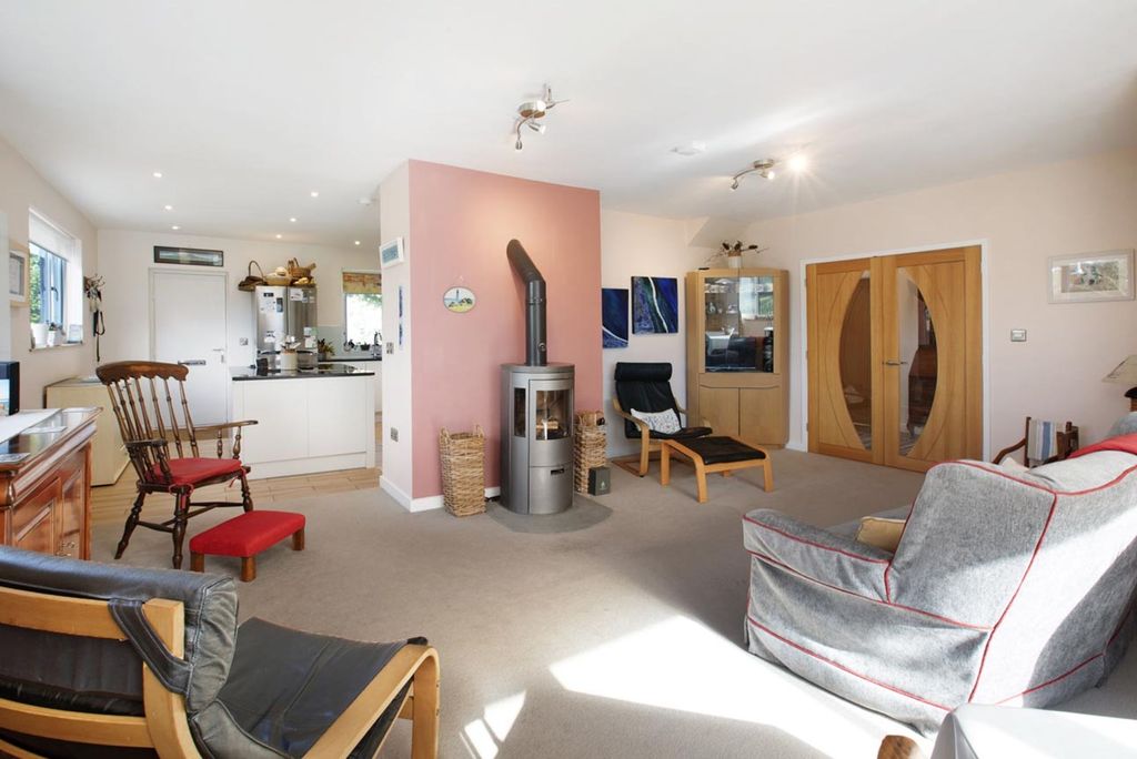 Property photo 3 of 29