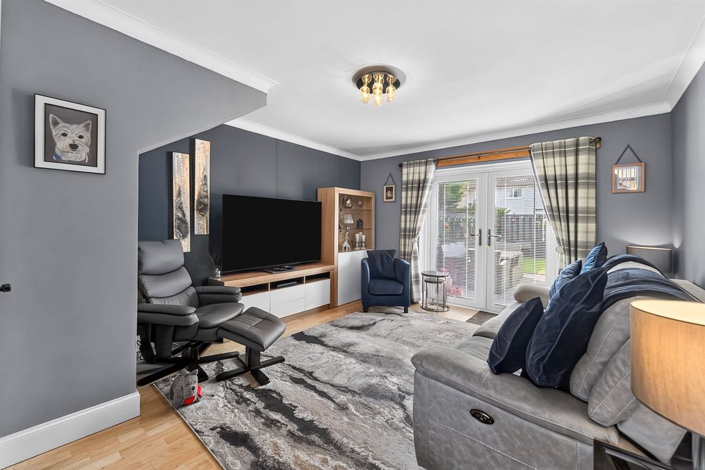 Property photo 3 of 19