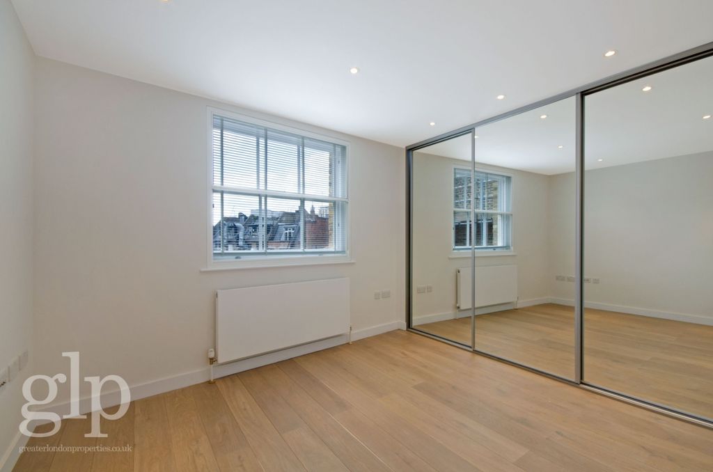 Property photo 3 of 12 959733