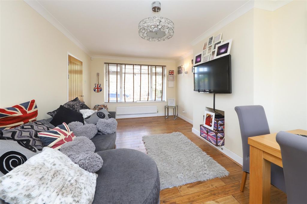 Property photo 3 of 13