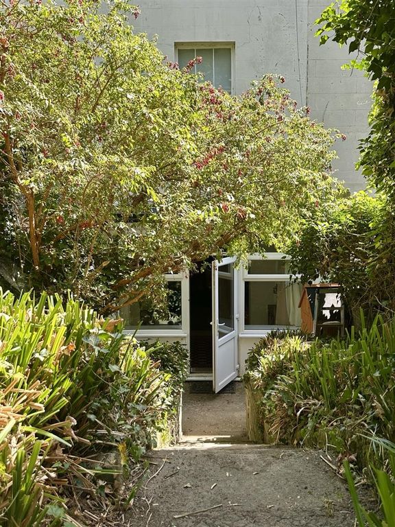 Property photo 2 of 22