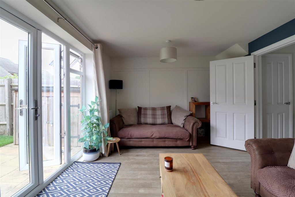 Property photo 2 of 18