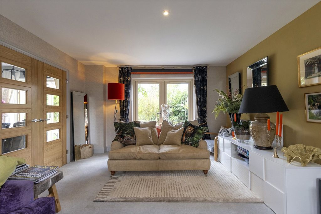 Property photo 3 of 19 Picture No. 06